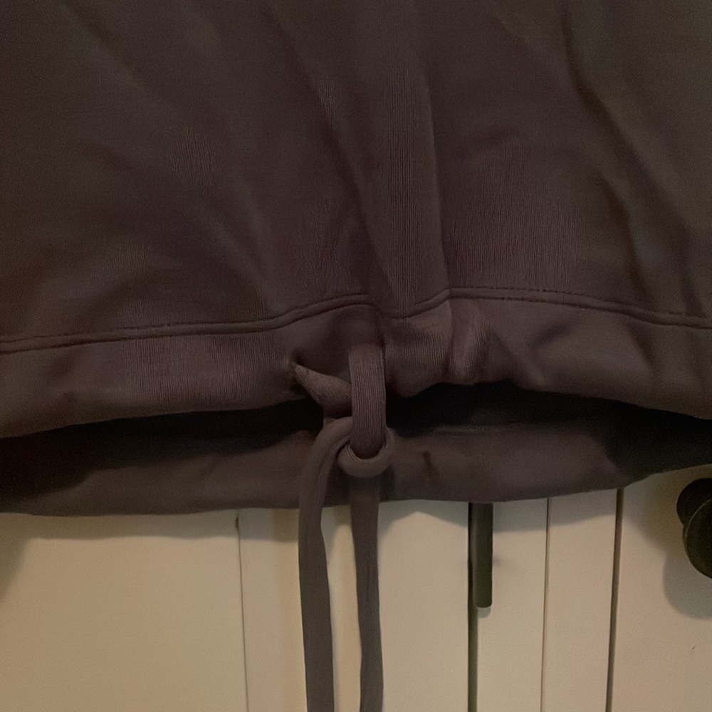 Drawstring pullover - Picture 2 of 3